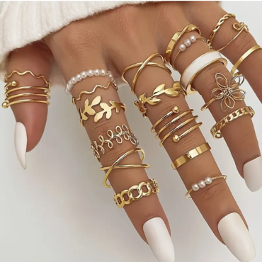 Lot de 21 bagues élégantes...