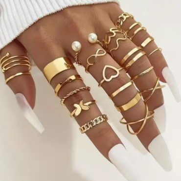 Lot de 22 bagues élégantes...